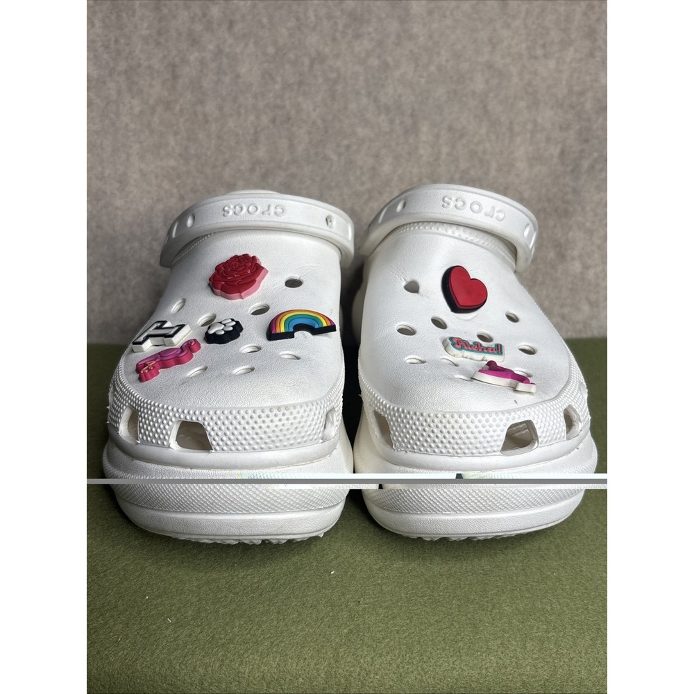 Crocs Classic  Bae Clog White Wonen's Size 8 Iconic Comfort With 8 Jibbitz